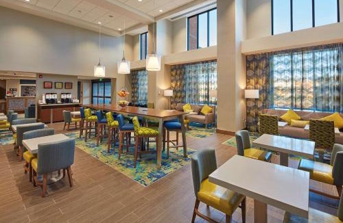 East Sacramento Hotel | Hampton Inn & Suites Sacramento at CSUS
