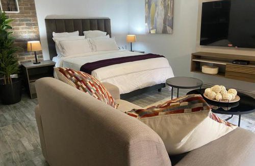 Bezuidenhout Valley Apartment | 163 on Bez