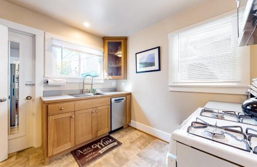Beach Hill - Beach Flats House | Steps to Sand: 'Beach Hill Bungalow' w/Patio