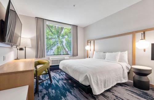 The East Side Hotel | Fairfield by Marriott Inn & Suites San Francisco Airport Oyster Point Area