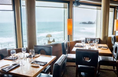 Rockaway Beach Hotel | Pacifica Lighthouse Hotel Trademark Collection by Wyndham