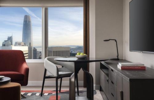 Financial District Hotel | Four Seasons Hotel San Francisco at Embarcadero
