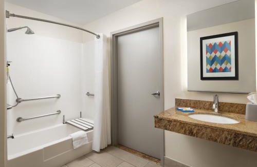 Belmont Hotel | Holiday Inn Express Hotel & Suites Belmont by IHG