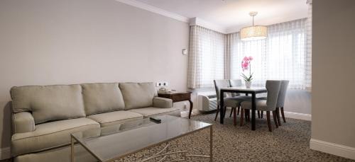 West San Jose Hotel | Woodcrest Hotel Cupertino