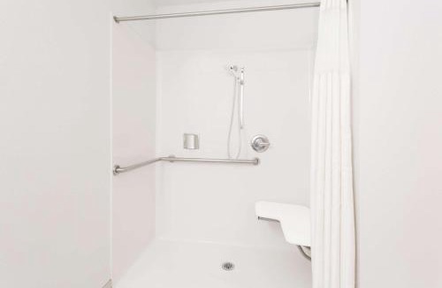 Cloverdale Hotel | Super 8 by Wyndham Cloverdale Wine Country