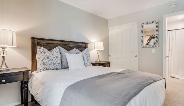 Pinegrove by Avantstay Beautiful Villas Condo Just Outside Tahoe City!