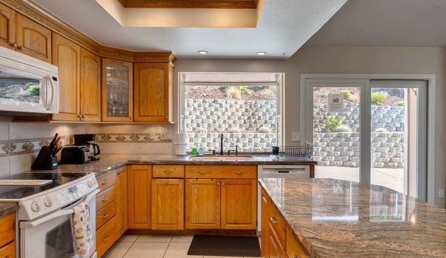 Quiet 4bdrm home with back yard in Orangevale