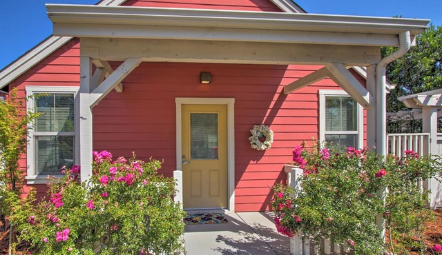 Serene Bungalow-style Home in Point Reyes Station!