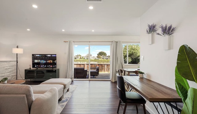 Lakefront Retreat WaterViews 3BR 1.5BA