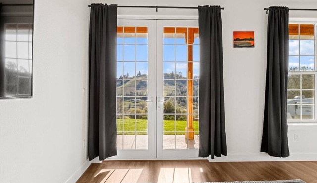 Heavenly Heights 3-bed, 3 bath Scenic Getaway on a 10 Acre lot in Placerville in Placerville