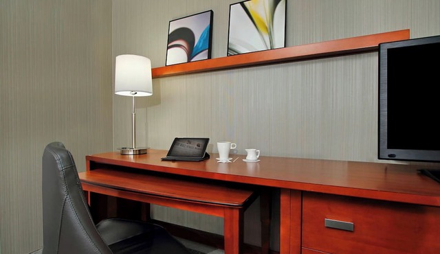 Courtyard by Marriott Oakland Downtown