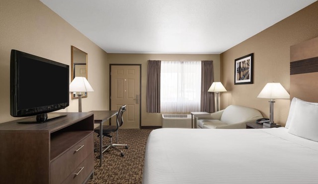Hawthorn Suites by Wyndham Napa Valley
