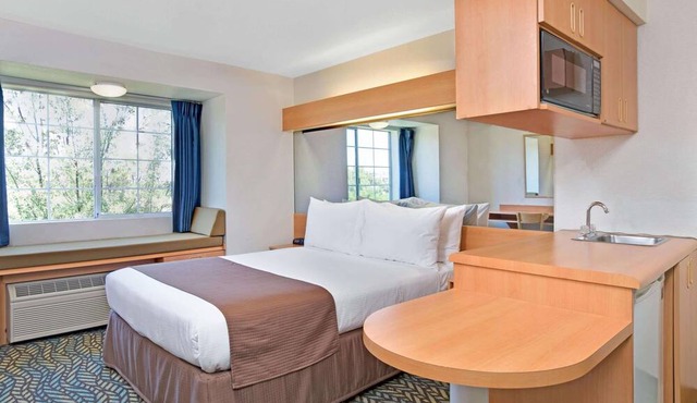 Microtel Inn & Suites by Wyndham Morgan Hill/San Jose Area