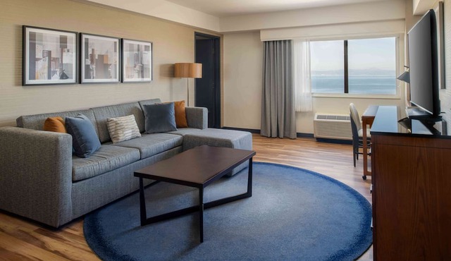 DoubleTree by Hilton San Francisco Airport