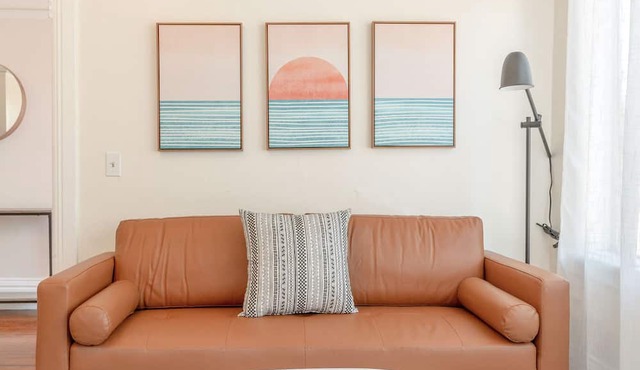 Walk to BART- SF in minutes & Off Street parking
