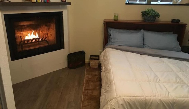 Beautifully Appointed Spacious Studio. Minutes from Napa Valley, Sonoma, & SF