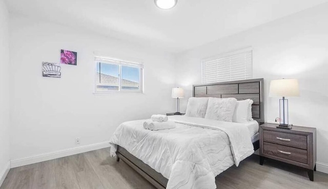 Comfy 2BR Apt w/AC/Washer/Dryer/EV - in Sunnyvale