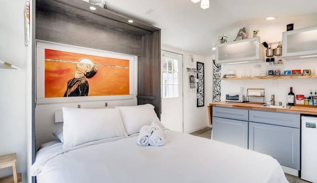 TINY ART HOUSE near the beat