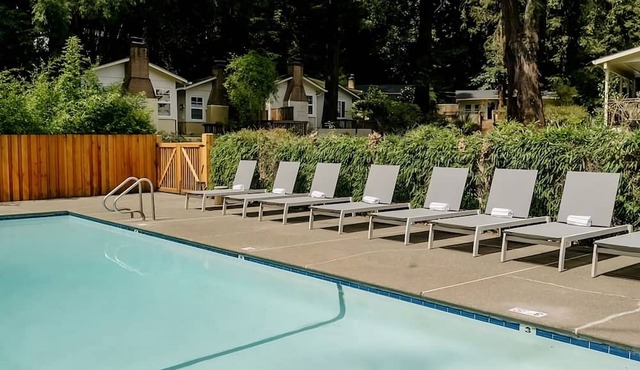 Create A Travel Experience Worth Remembering! Free Parking, Outdoor Pool!