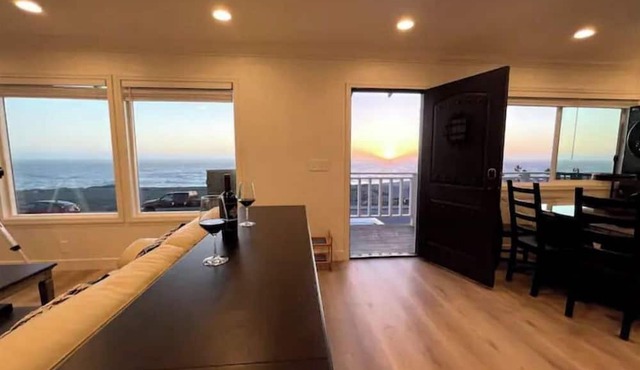 Ocean/Beach Front 🐳🐬w/Panoramic Oceanviews🌅🪂