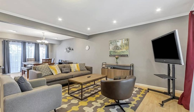 2 Living rooms+XL bedrooms+Patio&Grill+3 BA!