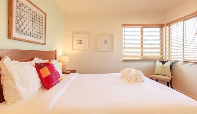 Beachfront Ocean Views 20 mins to San Francisco! (Neptune 3)