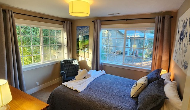 Sonoma Creek Retreat in Kenwood (31+days)- with Pool & Spa