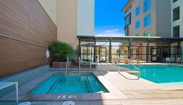 Luxury 2BR | Work From Home | Downtown Mountain View