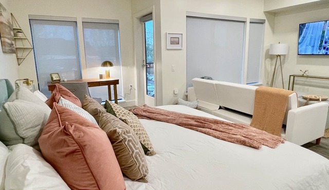 Pets Stay Free in Downtown Walnut Creek Condo