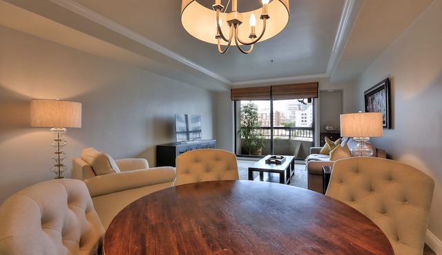 Sparkling Clean Condo and With All Amenities!