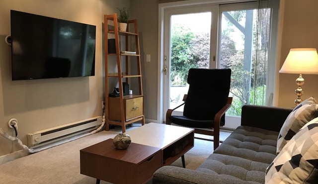 Chic modern and quiet Marina 1-bdrm apartment