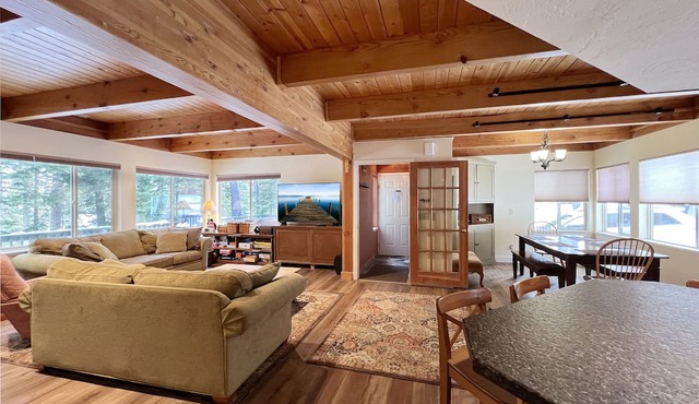 Clubhouse - 4 bedroom, 3 bath - hot tub, quiet location in Tahoe City