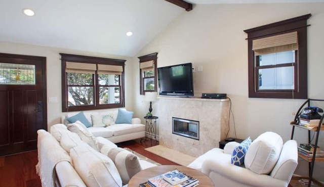 Cannery Row Cottage - Pacific Grove House - Walk to the Aquarium