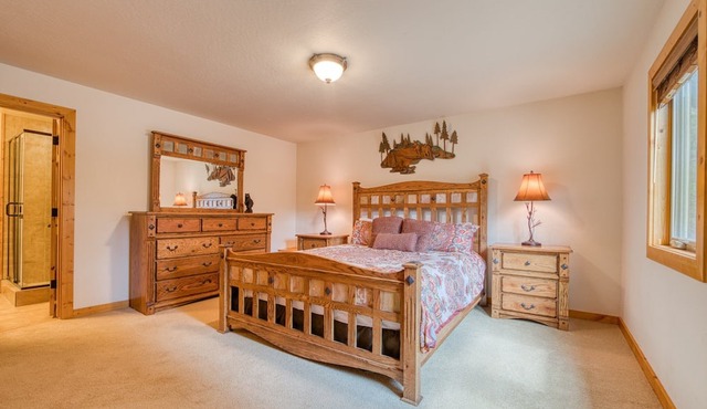 Valley Vista at Palisades -4 BR, Mountain Views, Pet-Friendly, Close to Village! in Olympic Valley