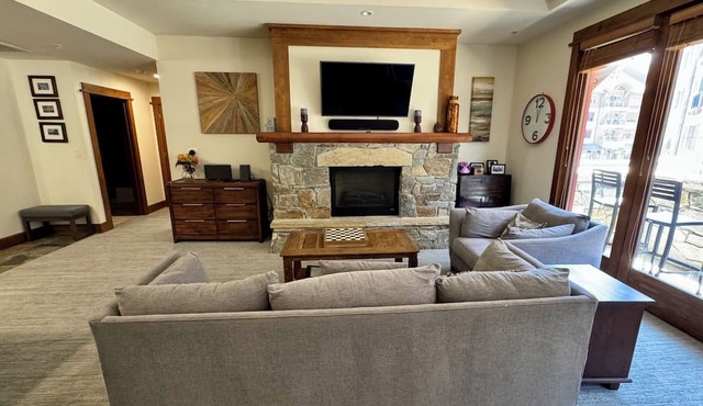 Gorgeous Updated 2BR Heart of Northstar Village near Gondolas - Platinum Level