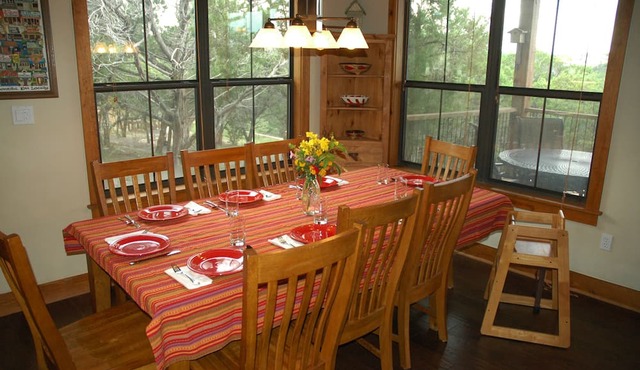 Scenic Luxury Home - Hollows Resort & Marina, Lake Travis, 4 Pools in Jonestown