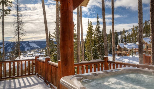 Harvest Moon Haven | Premier Ski Access + Hot Tub in Big Sky