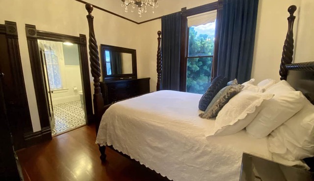 Gorgeous Historic Victorian Duplex, Quick Walk to Wharf, Beach & Boardwalk in Santa Cruz