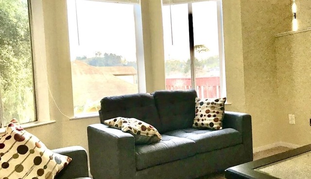 Elegant Cottage in Quaint Point Richmond for Extended Stay