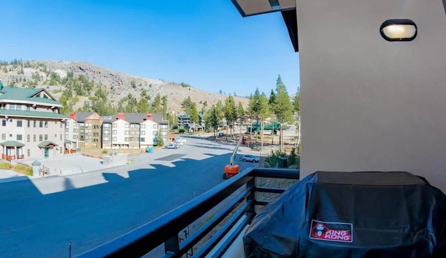 Ski-in/Ski-out Family Condo steps from lifts