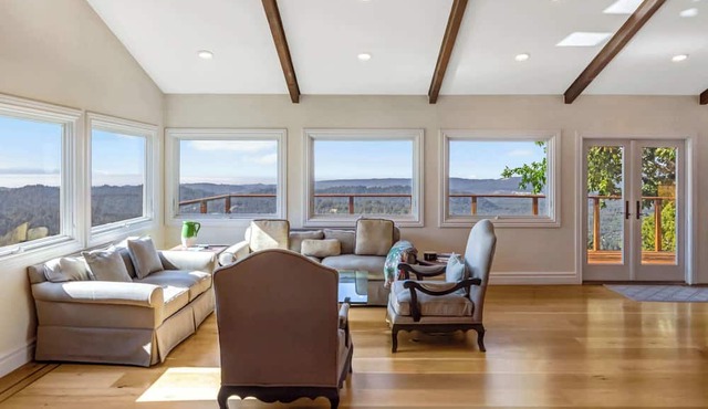 5BR 3.5BA Panoramic Ocean & Mountain Views