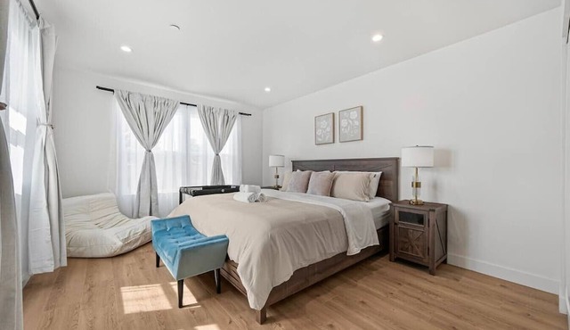 Spacious 8-BR Home in Hayward with A/C &Parking