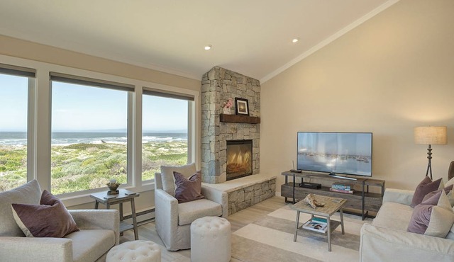 3930 Bella Casa - Oceanfront Condo, Pool & Tennis