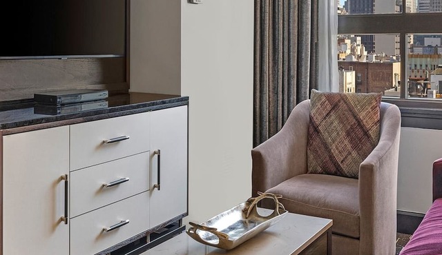 1br Deluxe City Retreat | Golden Gate Adventures