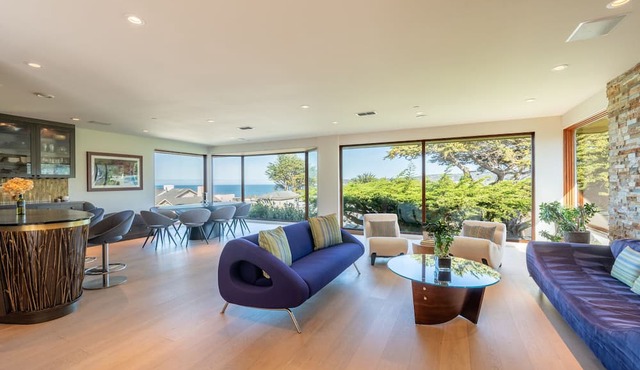Carmel Harmony: Beautiful, upscale home; gorgeous ocean views; 2 min. to beach