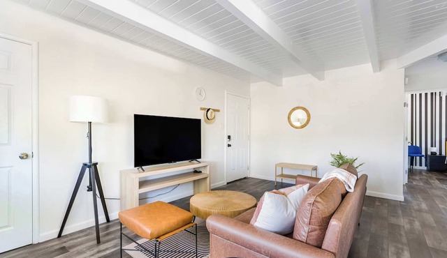 Chic Abode Central Berkeley 2BR | Near UC & Parks + Parking