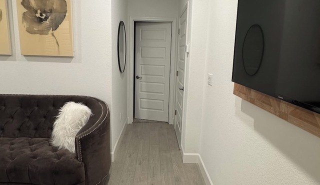 Charming brand-new 1-bedroom, 1-bath private suite
