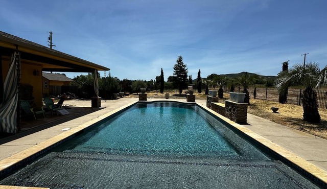 Spacious 6-bedroom Tuscan style on 18 acres in Lakeport with WiFi, Pool, Gated
