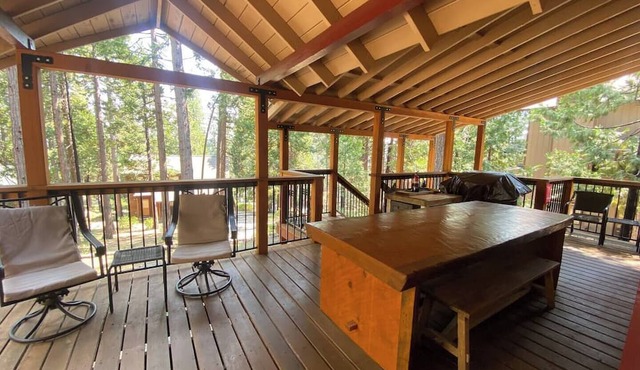 Charming 4-bedroom cabin with WiFi, AC, 5 miles from Pinecrest Lake/Dodge Ridge