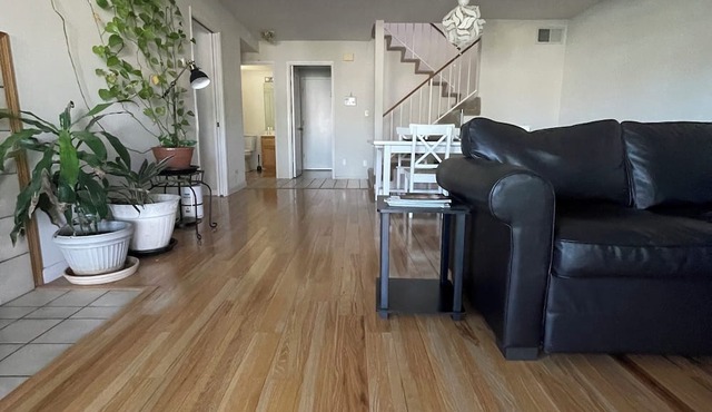 Charming 3-bedroom Waterfront Oasis with WiFi, AC in superb Pittsburg California